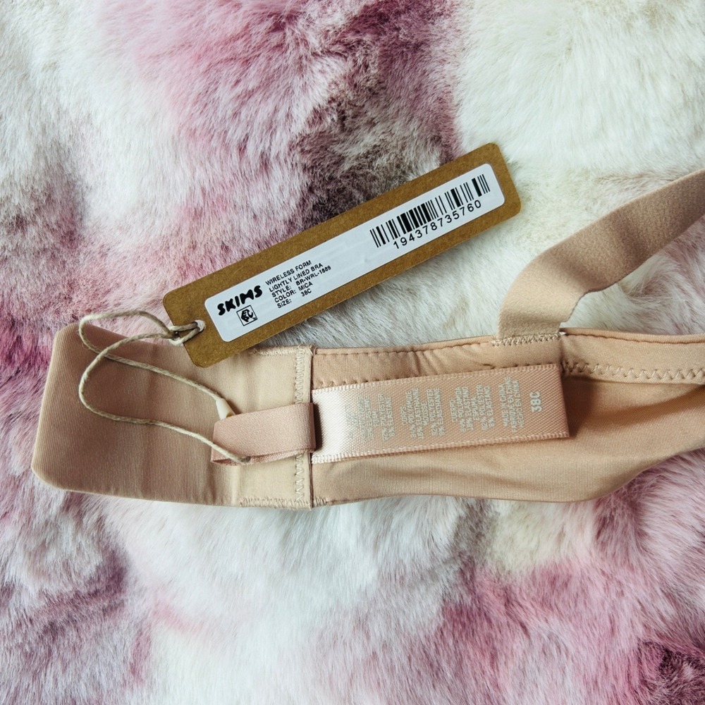 SKIMS Wireless Form Lightly Lined T-Shirt Bra 38C Mica Beige BR-WRL-1889 NWT - Picture 4 of 4